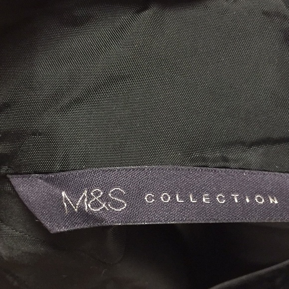 Marks and Spencer Wool skirt - Picture 4 of 4